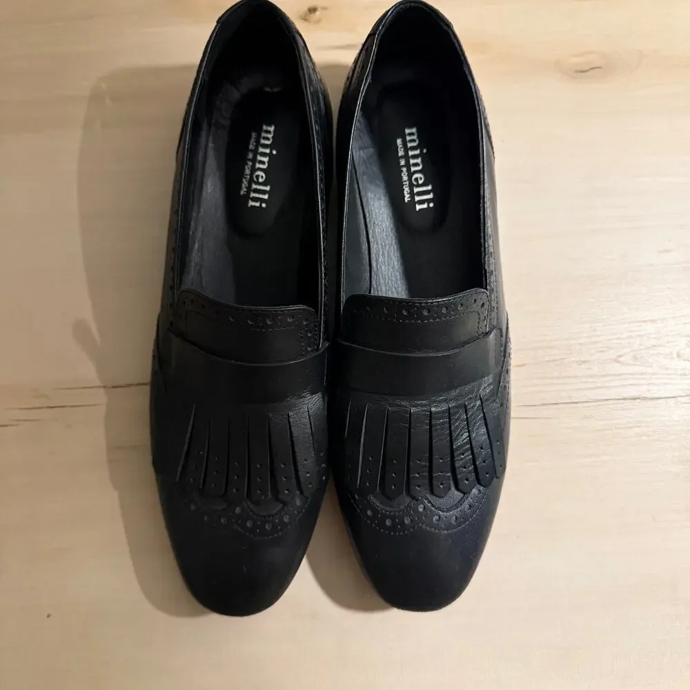 Minelli Made in Portugal Black Loafers - Great Condition! Size 7/5 US 38 Eur